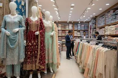 Best Pakistani Wholesale Clothing Supplier for Boutiques