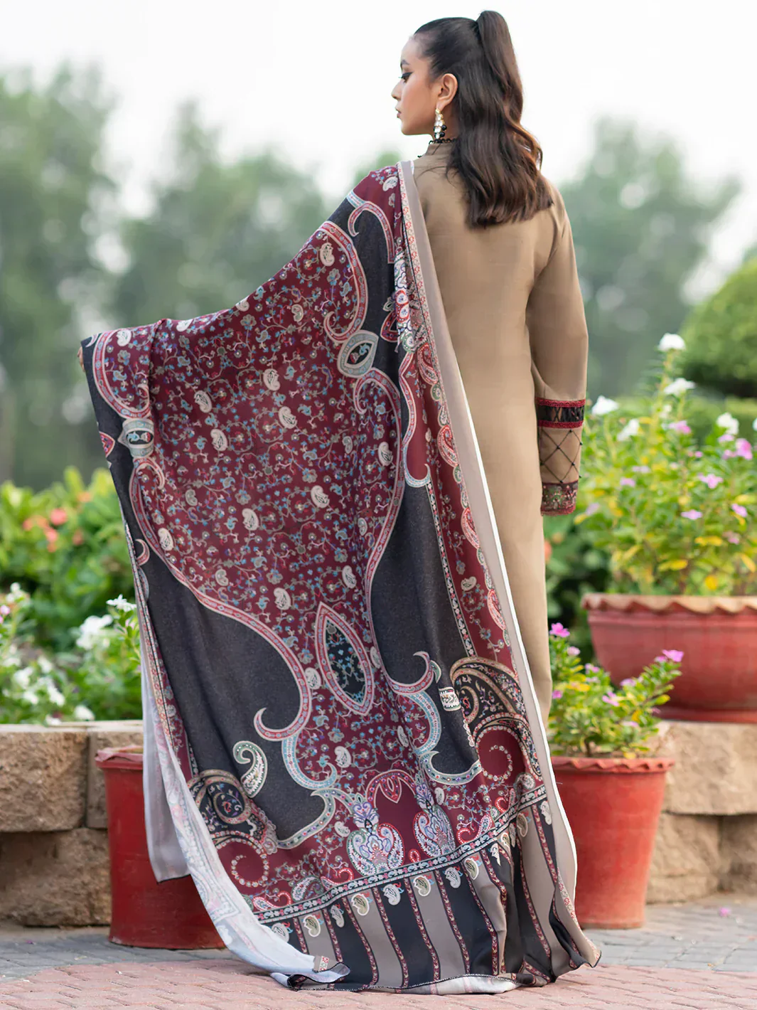 Mastorat Lawn 3PC Embroidered Suit 5238