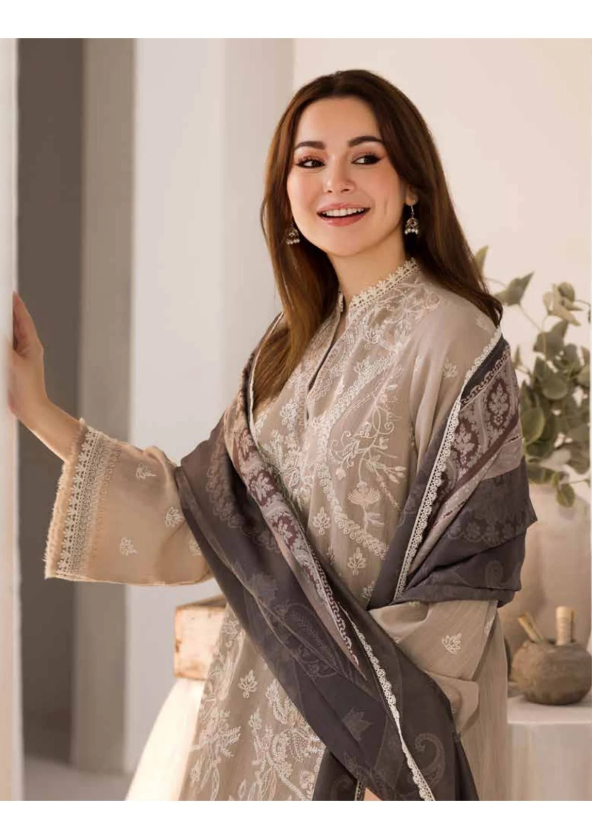Mastorat Lawn 3PC Embroidered Suit 5178
