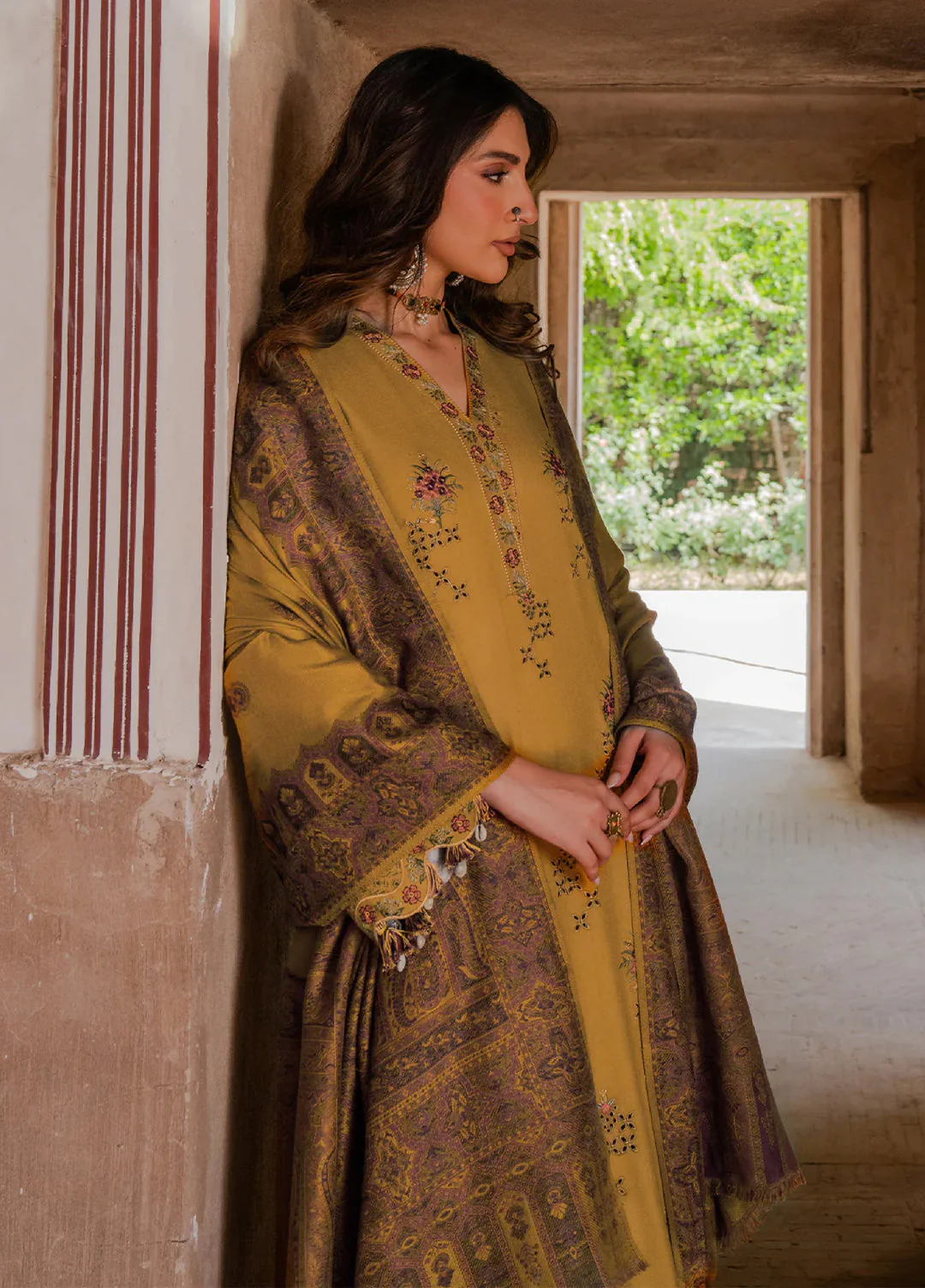 Mastorat Lawn 3PC Chikankari Suit with Jacquard Dupatta