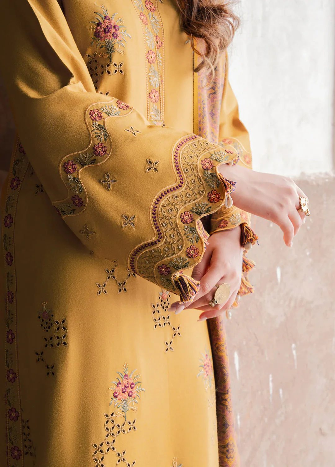 Mastorat Lawn 3PC Chikankari Suit with Jacquard Dupatta