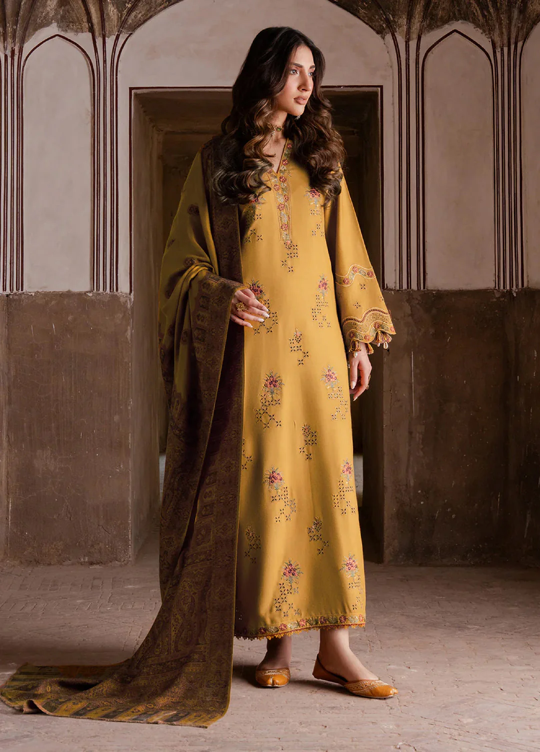 Mastorat Lawn 3PC Chikankari Suit with Jacquard Dupatta