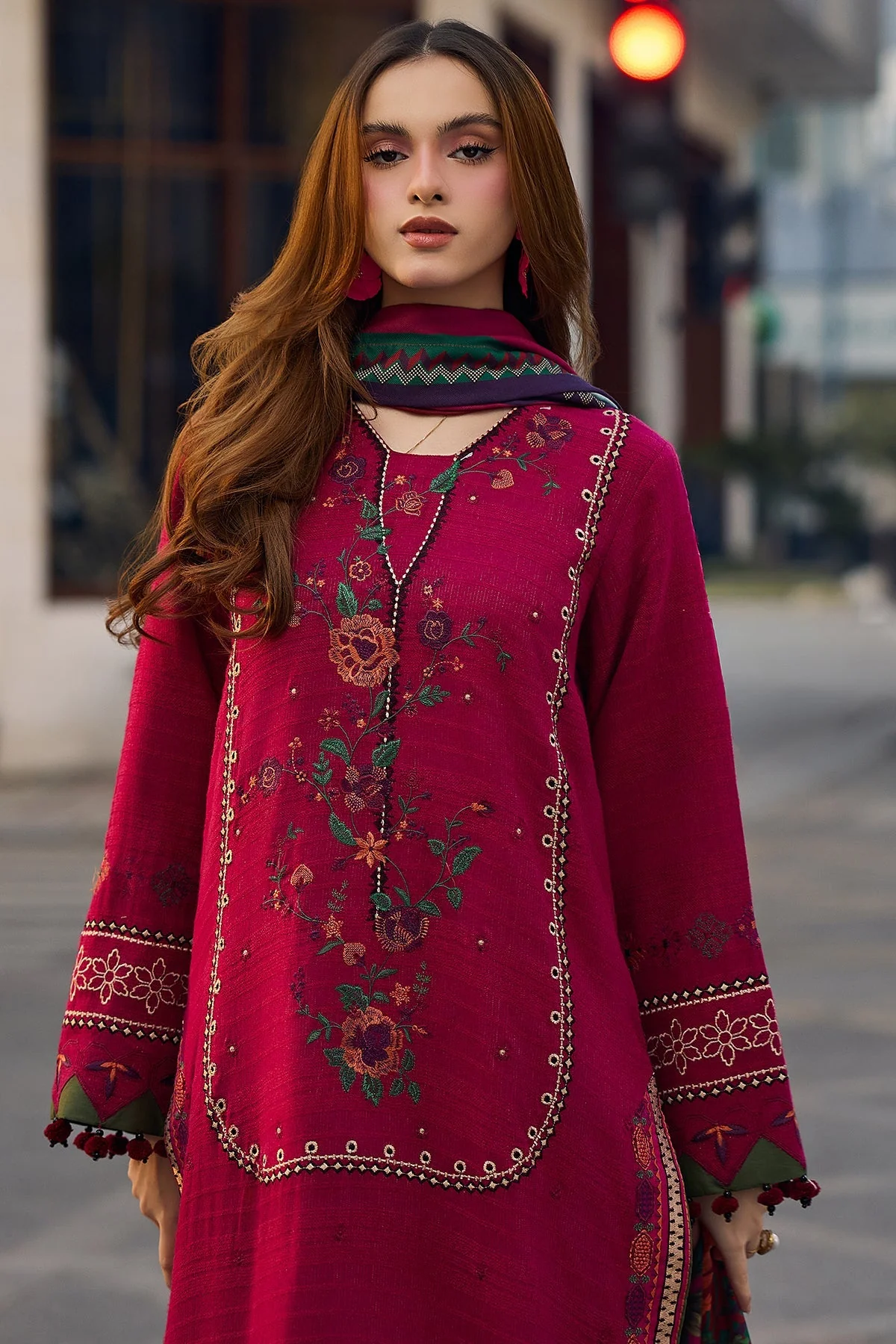 Mastorat Lawn 3PC Embroidered Suit with Jacquard Dupatta